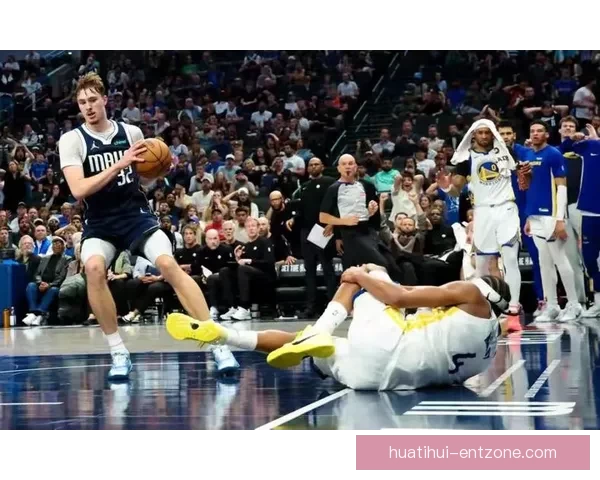 弗拉格点评穆迪末节关键传球称这是最佳选择腿部不支撑影响表现